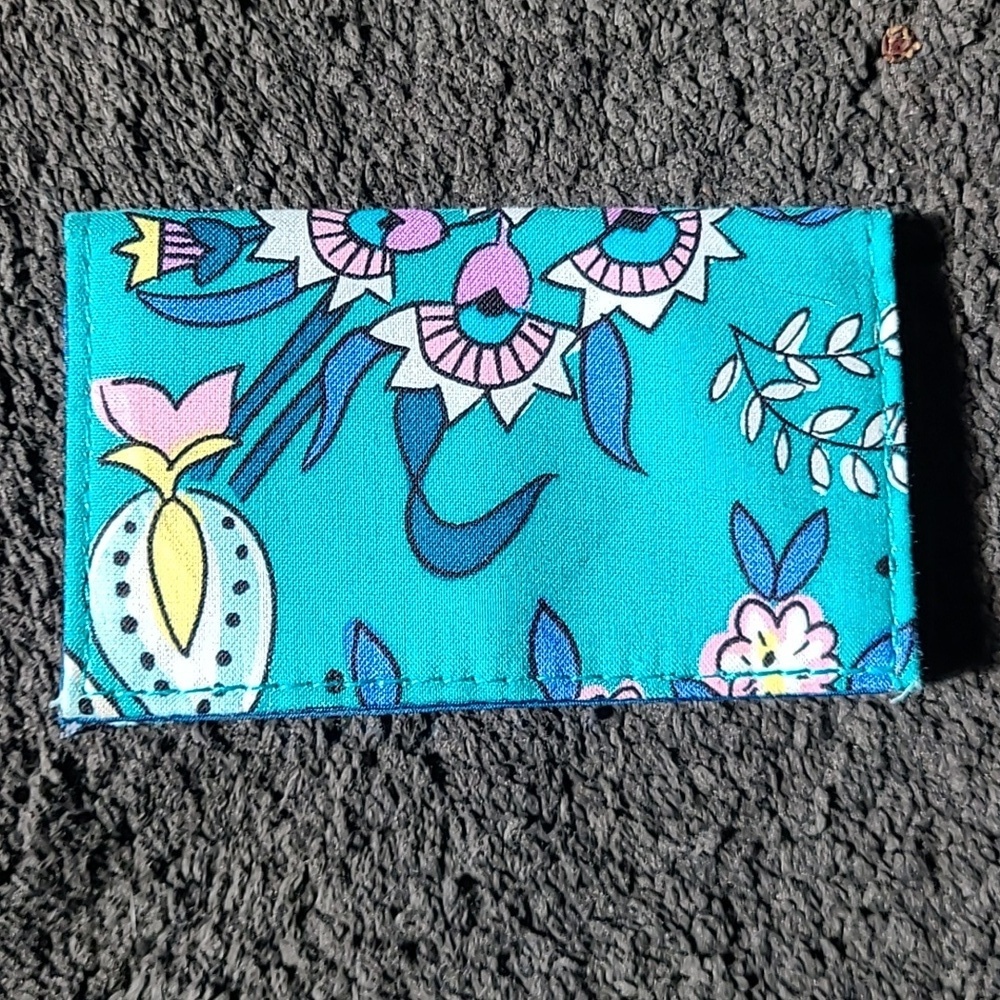 Vera‎ Bradley cards holder - Picture 2 of 4